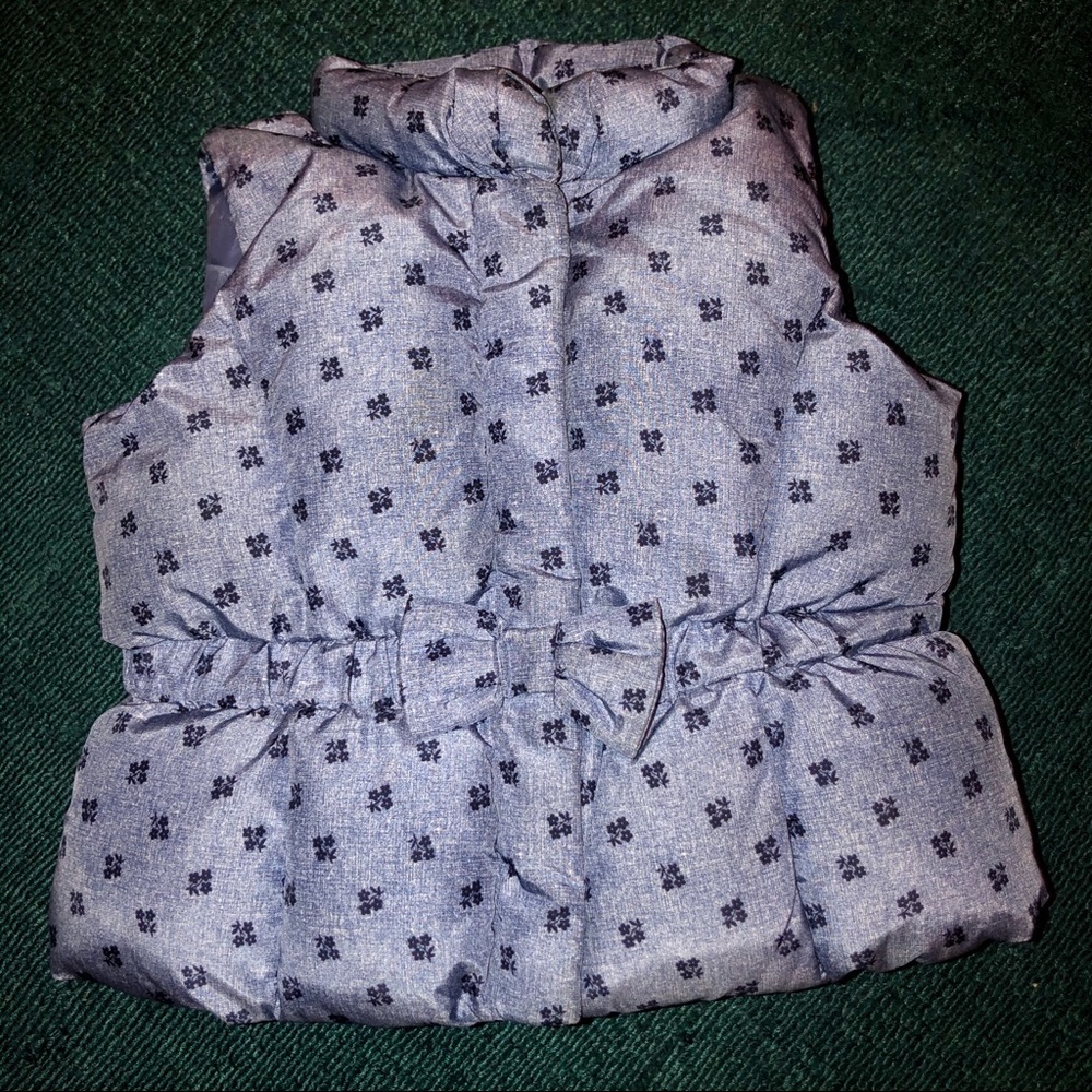 Totally cute Gap 12-18M snowflake vest! ❄️